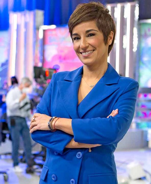Así ha sido el debut de Adela González como nueva presentadora de ‘Sálvame’