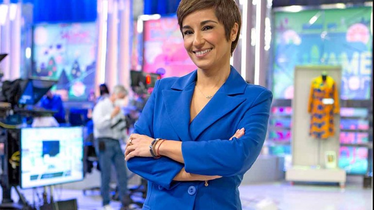 Así ha sido el debut de Adela González como nueva presentadora de ‘Sálvame’