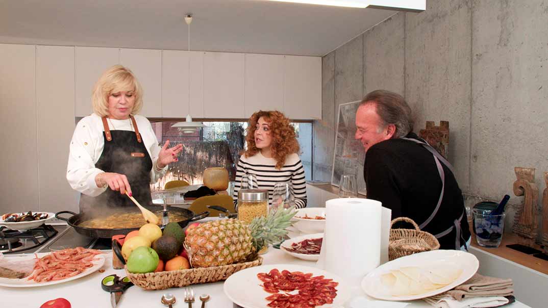 Bertín Osborne, Bárbara Rey y Sofía Cristo - Mi casa es la tuya © Telecinco