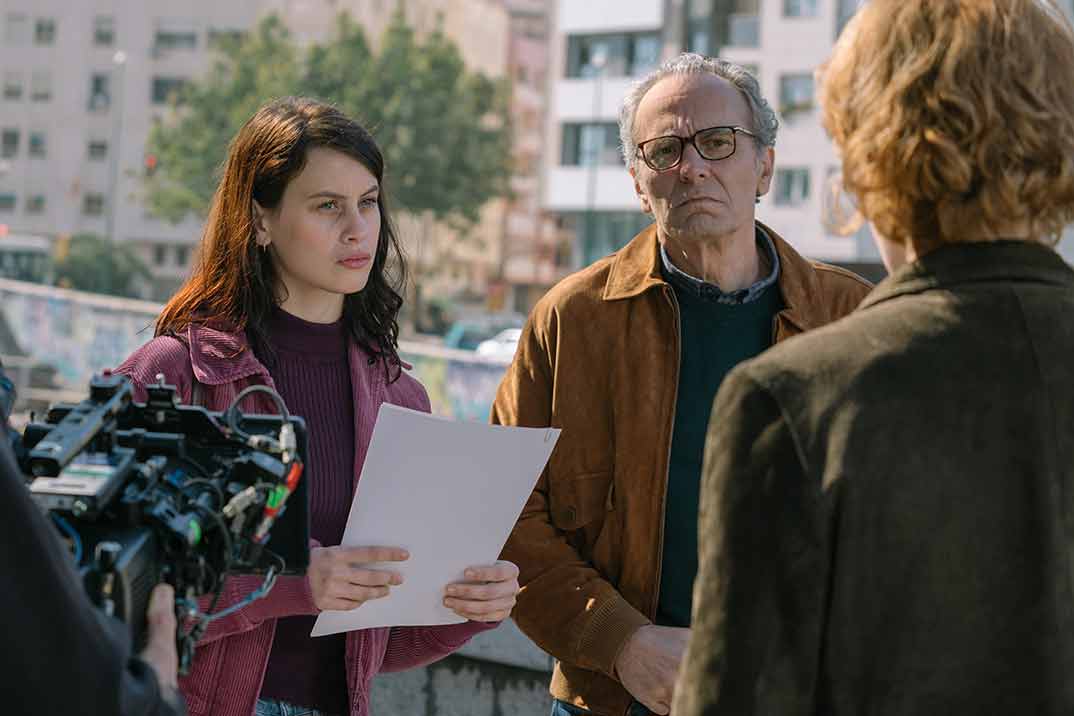 ‘La chica de nieve’, con Milena Smit y Jose Coronado – Estreno en Netflix