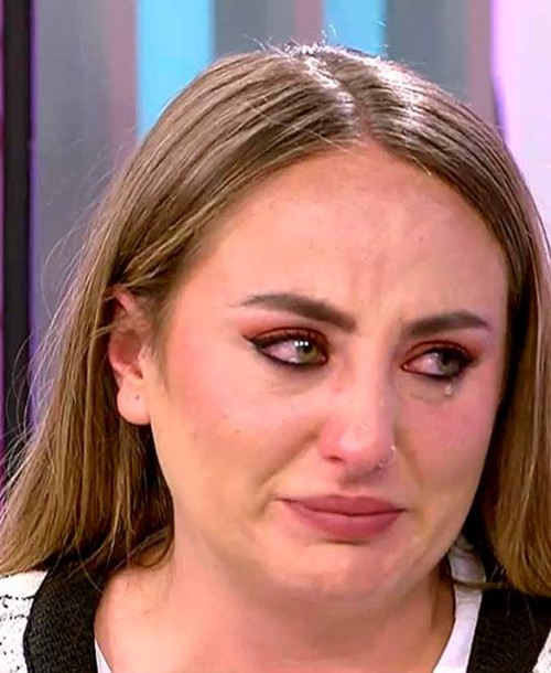 Rocío Flores responde llorando a Rocío Carrasco: «La puerta con mi madre está cerrada»
