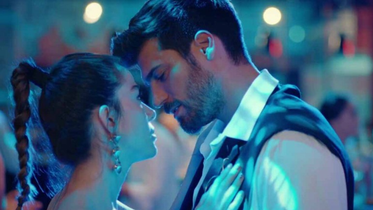 “El hombre equivocado” – Capítulo 12: Tolga sigue su guerra contra Özgur