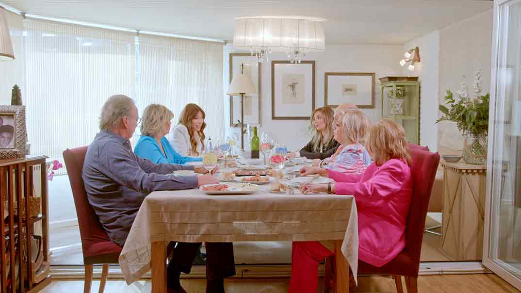 Bertín Osborne, Alejandra Rubio, Carmen Borrego, Terelu Campos, José Carlos Bernal y Carmen Almoguera - Mi casa es la tuya © Telecinco