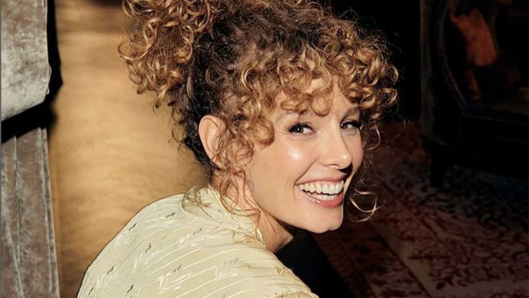 Esther Acebo da a luz en casa a su primera hija