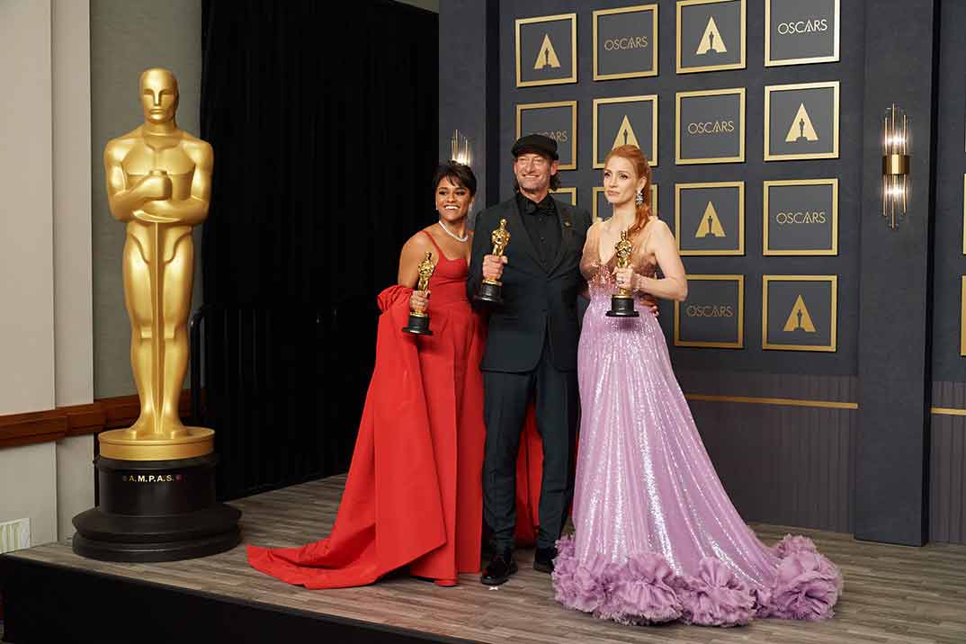 Ariana DeBose, Troy Cotsur y Jessica Chastain - - Premios Oscar 2022 © Michael Baker/AMPAS