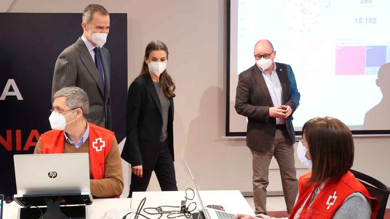 Los reyes Felipe y Letizia apoyan a los refugiados ucranianos