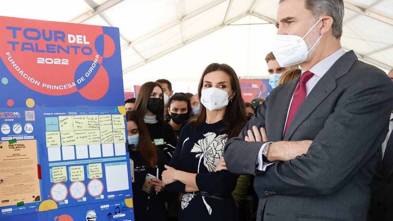 La reina Letizia apuesta por la sostenibilidad con su nuevo vestido de firma española