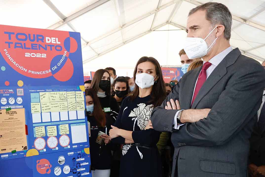 La reina Letizia apuesta por la sostenibilidad con su nuevo vestido de firma española