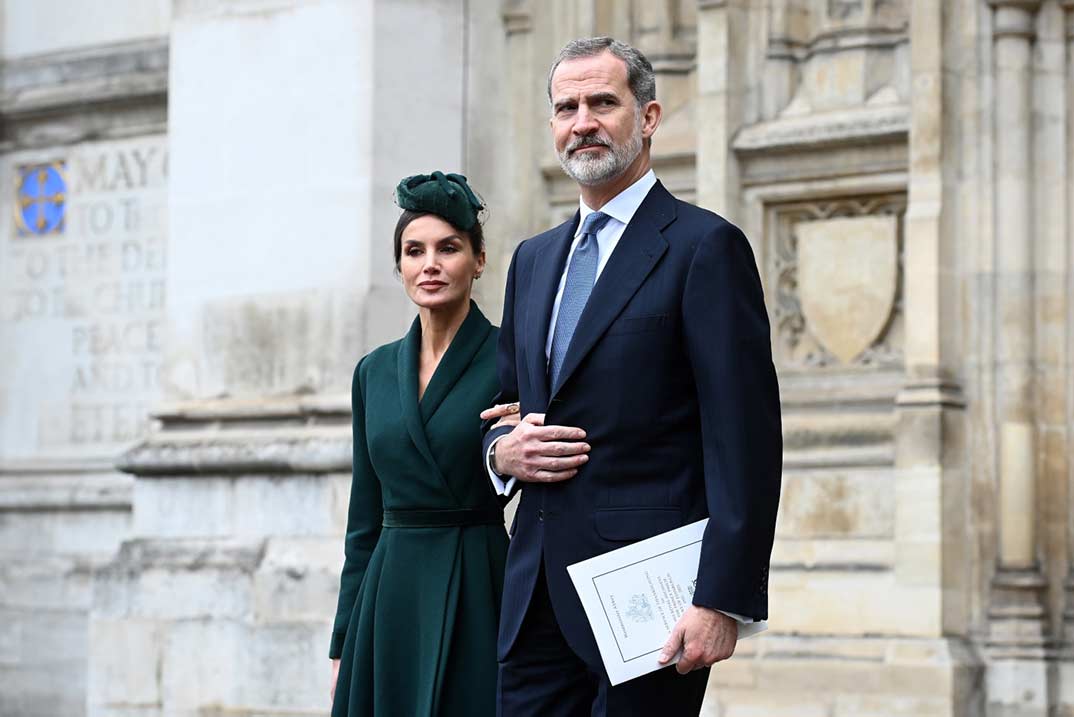 Los Reyes acompañan a Isabel II en el homenaje al duque de Edimburgo