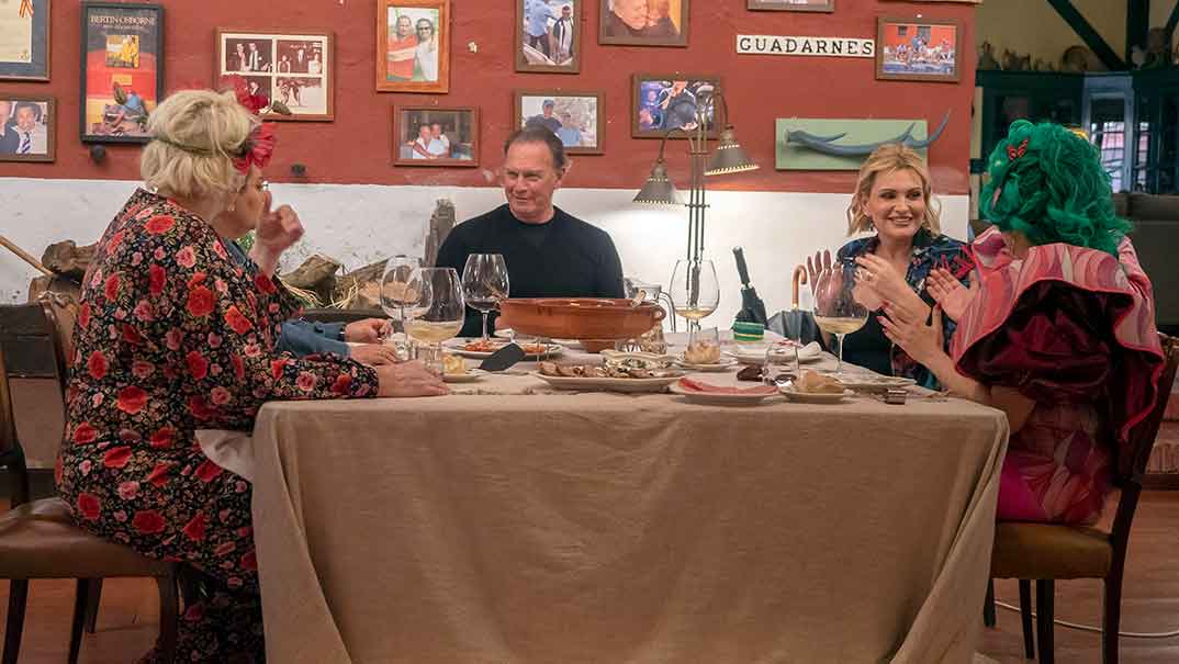 Ainhoa Arteta con Lucía Dominguín, La Terremoto de Alcorcón, María del Monte y Bertín Osborne - Mi casa es la tuya © Telecinco 