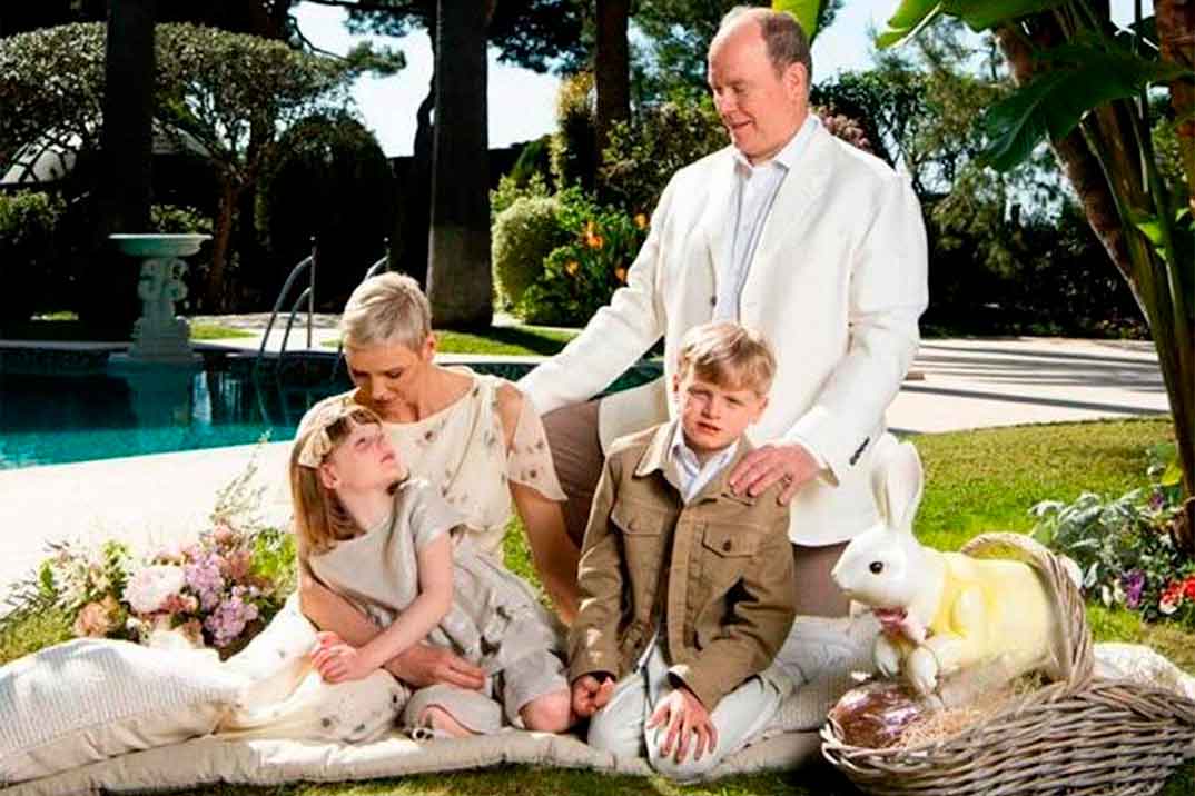 Alberto y Charlene de Mónaco con sus hijos Jacques y Gabriella © Photos : Eric Mathon / Palais princier de Monaco