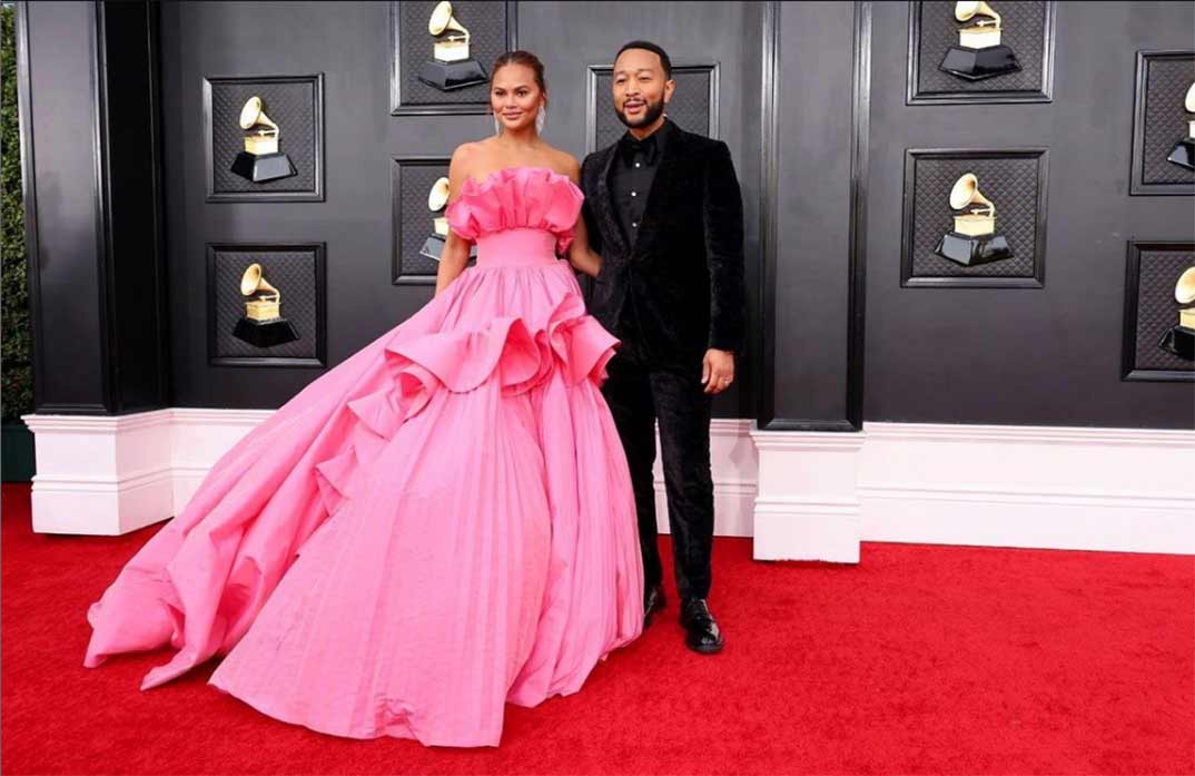 Chrissy Teigen - Premios Grammy 2022