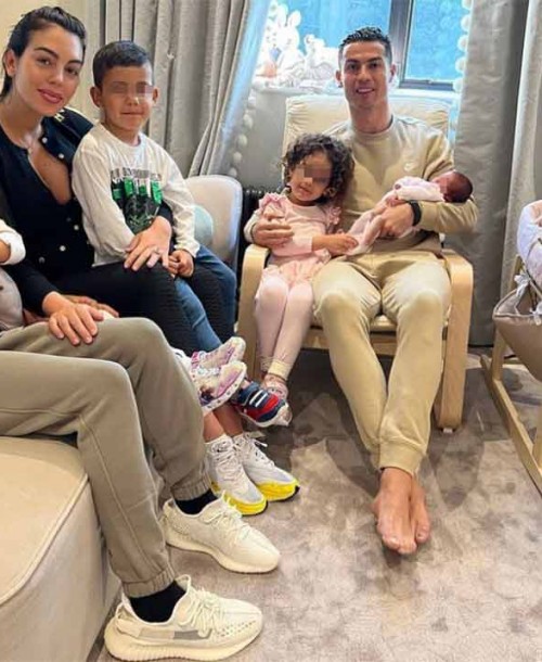 Primeras imágenes de Cristiano y Georgina con su recién nacida