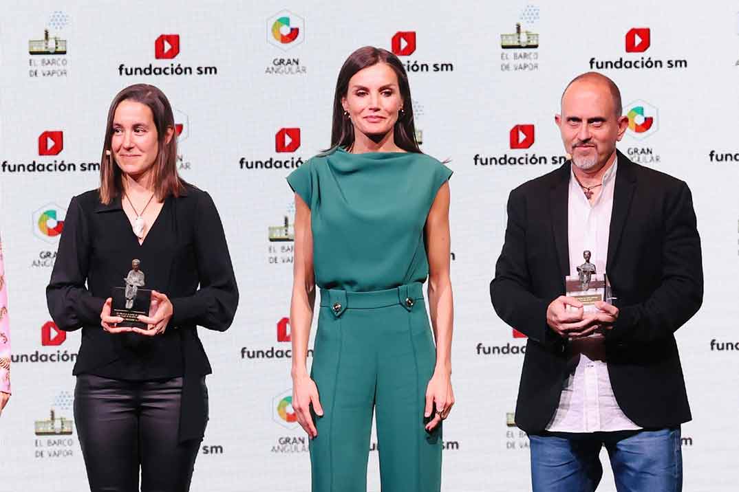 Reina Letizia - Premios SM de Literatura Infantil y Juvenil “El Barco de Vapor” y “Gran Angular” © Casa S.M. El Rey