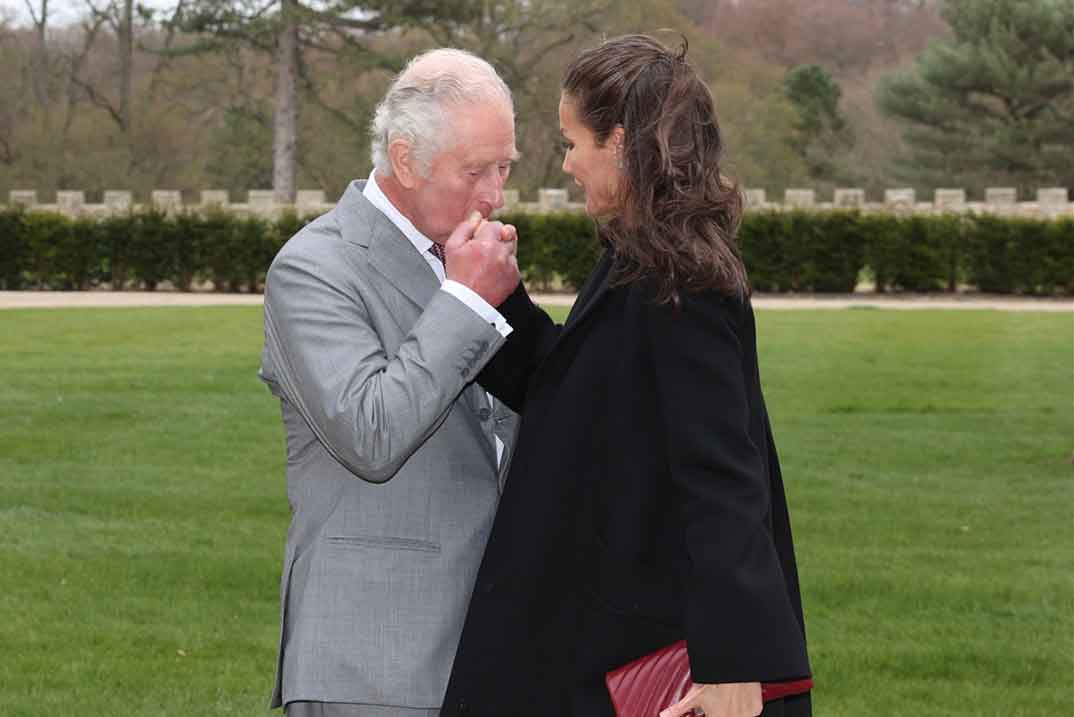 La lección de estilo de la reina Letizia en su encuentro con el Príncipe Carlos de Inglaterra