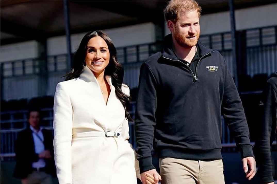 El príncipe Harry y Meghan Markle viajan a Londres para visitar a la reina Isabel por primera vez en dos años