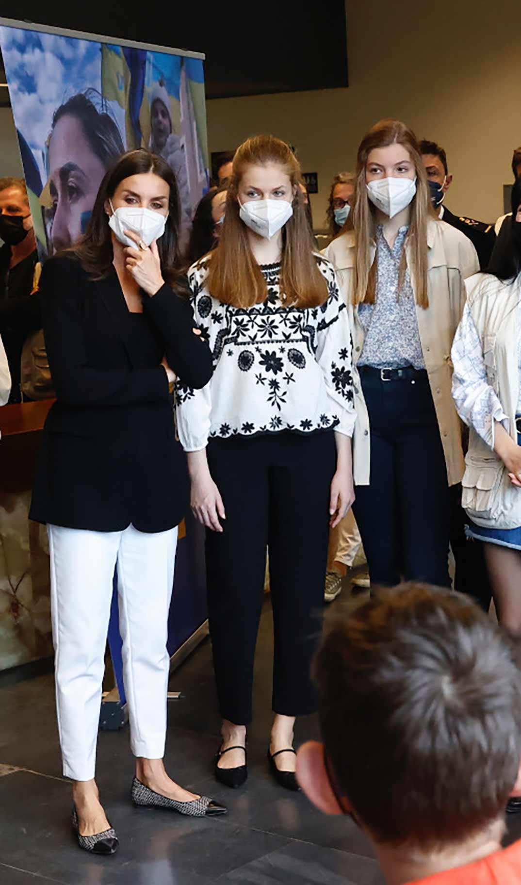 Rey Felipe VI, Reina Letizia, Princesa Leonor, Infanta Sofia - Centro de Atención, Acogida y Derivación de Refugiados Ucranianos ubicado en Pozuelo de Alarcón © Casa S.M. El Rey