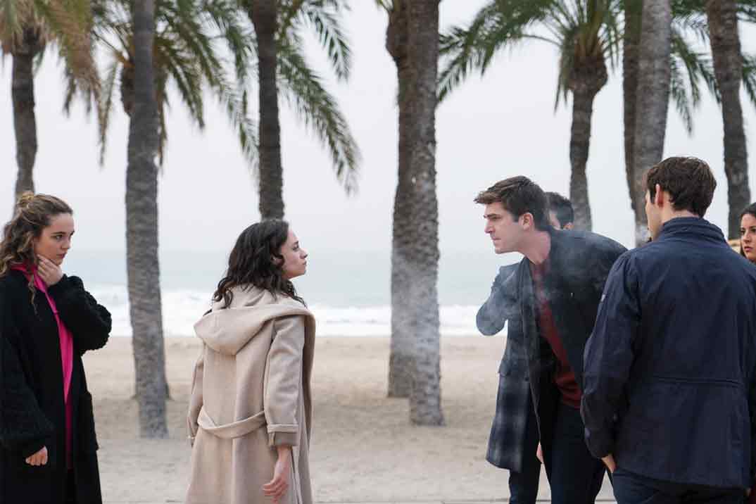 “Alba” Capítulo 12: Alba se enfrenta a Bruno delante de los Entrerríos
