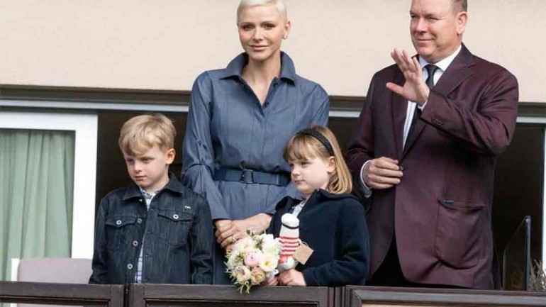 El príncipe Alberto paga 12 millones de euros a la princesa Charlene para que vuelva a Mónaco