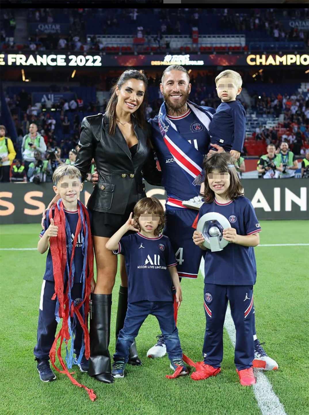 Sergio Ramos y Pilar Rubio con sus hijos © Instagram