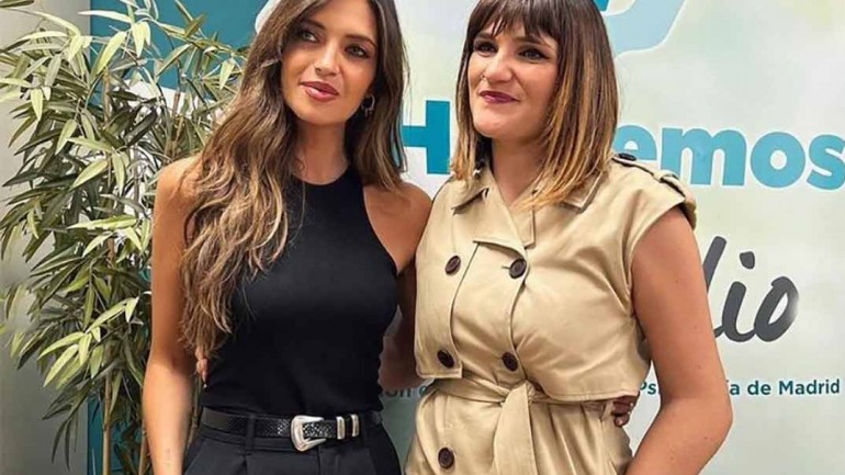 Sara Carbonero apoya a su amiga Rozalén en su última iniciativa social