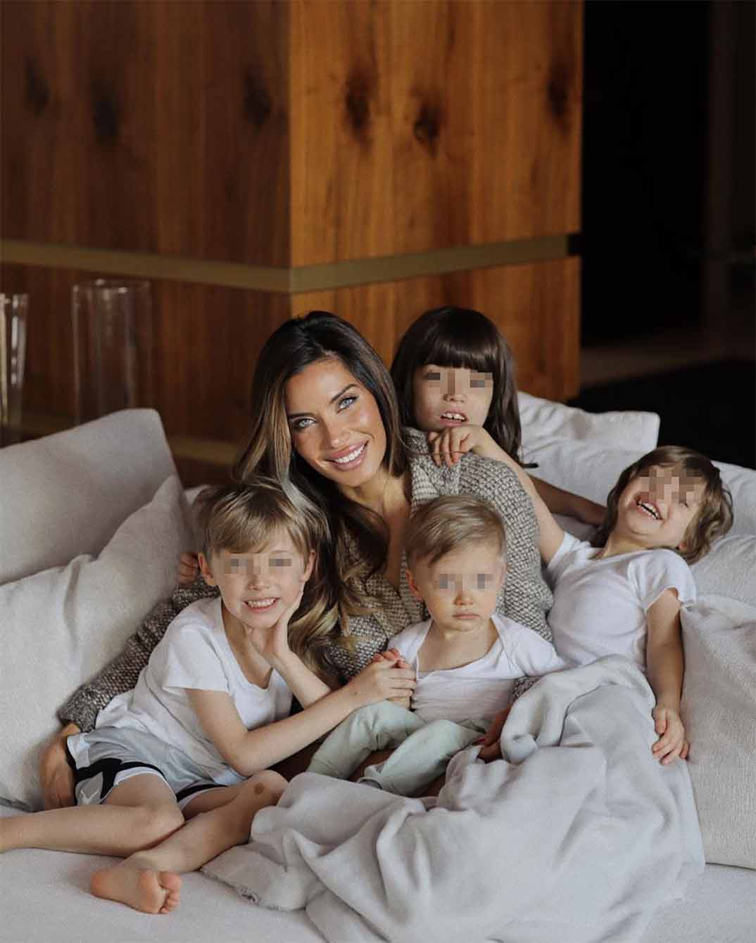 Pilar Rubio con sus cuatro hijos © Instagram