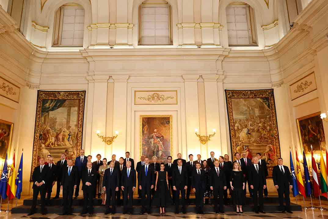 Reyes Felipe y Letizia - Cumbre OTAN © Casa S.M. El Rey