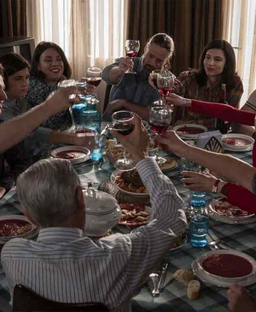 “Cuéntame cómo pasó” Temporada 22 Capítulo 17: Mercedes organiza una comida familiar para despedir a su hermana Cecilia