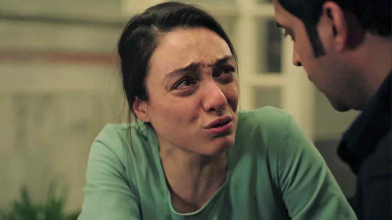 “Inocentes” Capítulo 65: Gülben teme por la salud de su bebé