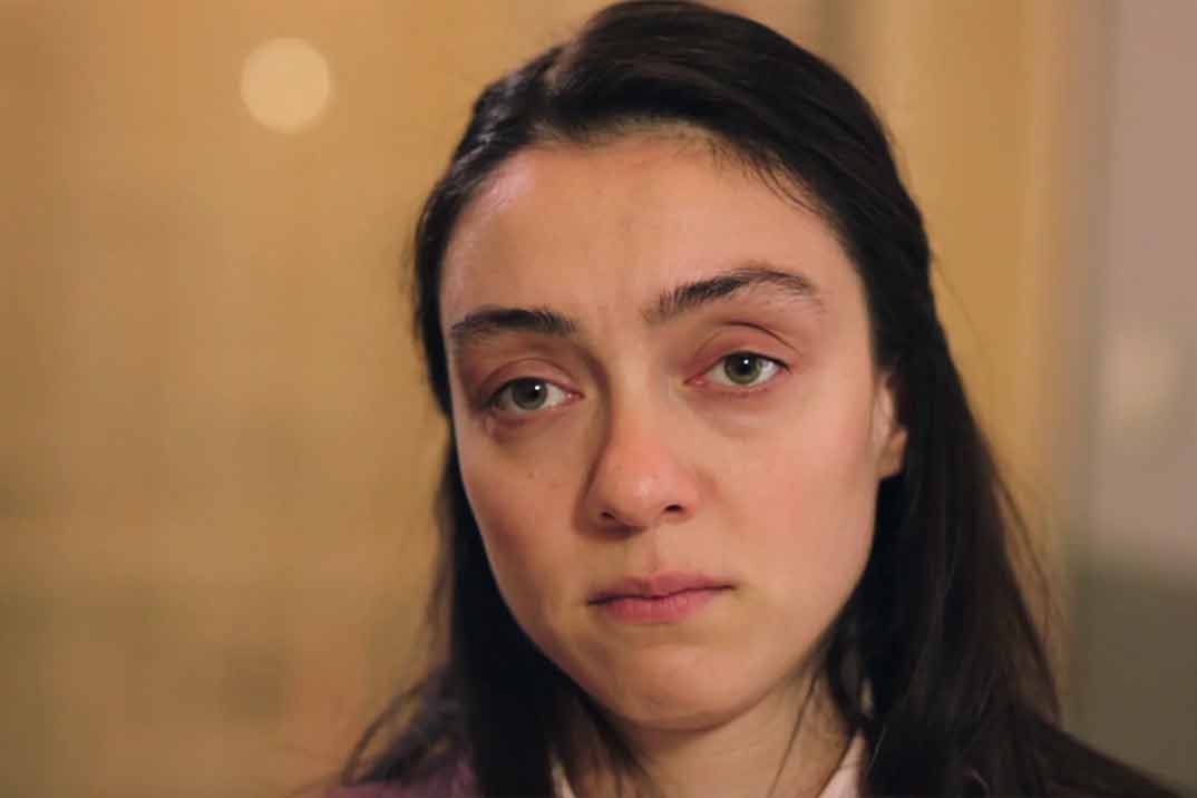 “Inocentes” Capítulo 69: Gülben cree que no es capaz de cuidar a su hija