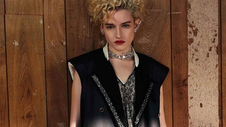 Julia Garner (Ozark) será Madonna en el biopic de la cantante