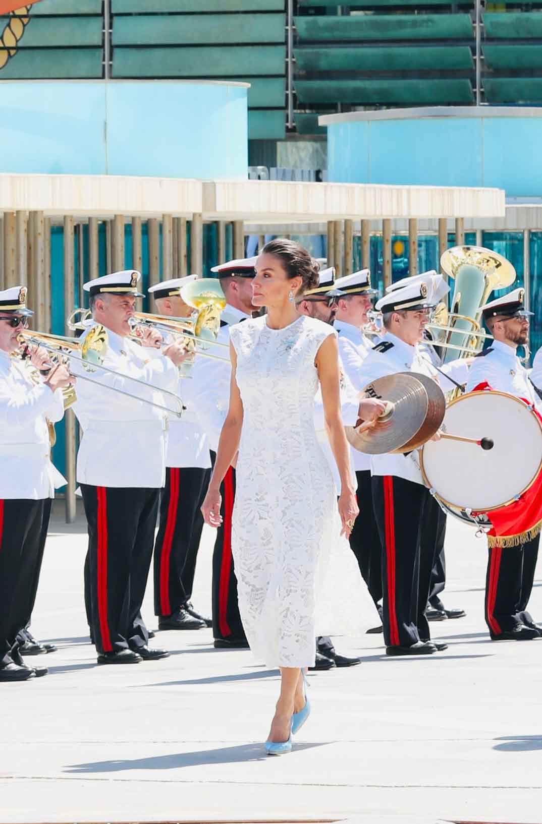 Reina Letizia - Enseña Nacional de la Fuerza de Guerra Naval Especial © Casa S.M. El Rey
