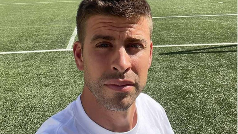 Piqué se ríe de si mismo tras el video viral de su ‘caída al vacío’