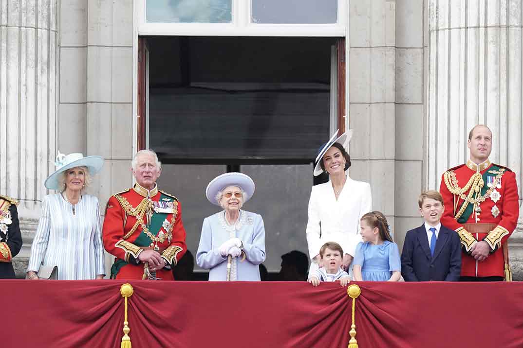 De la sonrisa de Isabel II a las travesuras del príncipe Louis: las mejores fotos del Jubileo de Platino