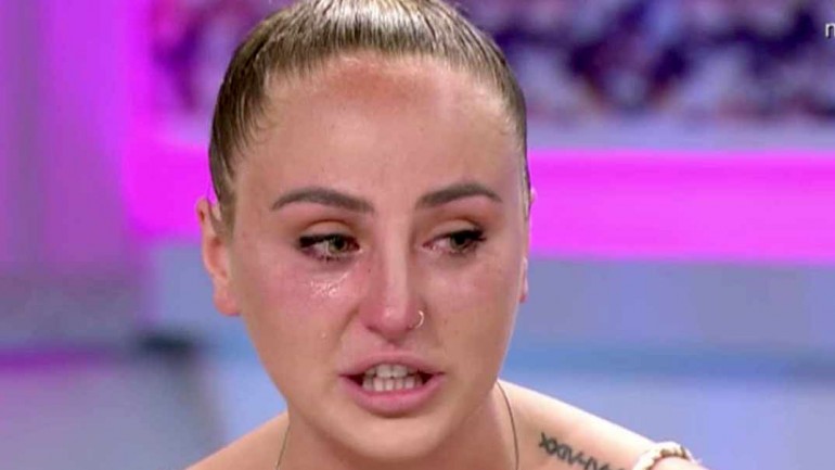 Rocío Flores, entre lágrimas, envía un mensaje de agradecimiento a su madre, Rocío Carrasco