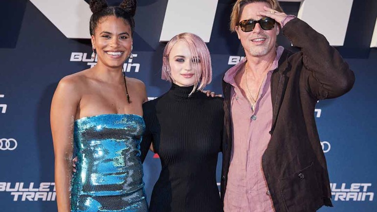 Brad Pitt sorprende llevando falda en la alfombra roja de su última película