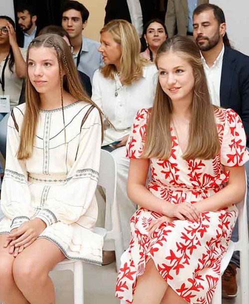 La princesa Leonor y la infanta Sofía derrochan simpatía en su visita a Girona