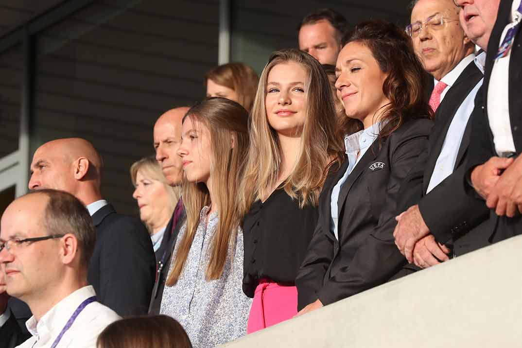 Princesa Leonor y su hermana infanta Sofía - Eurocopa femenina de fútbol © Casa S.M. El Rey