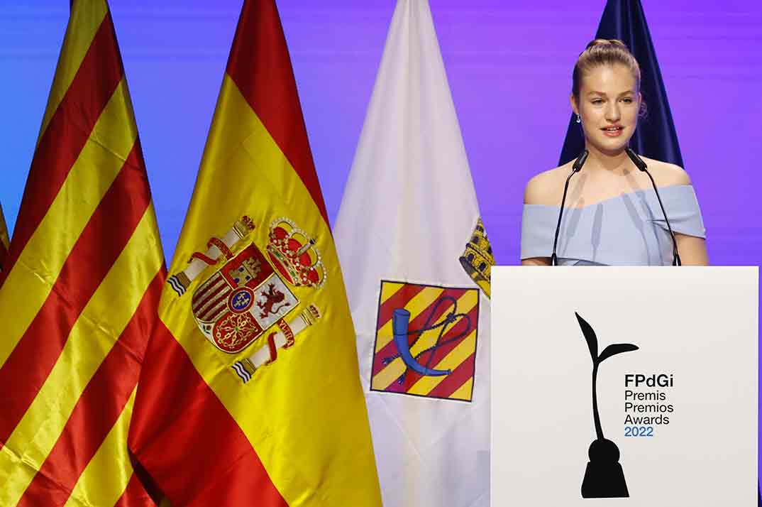 Los Reyes Felipe y Letizia con sus hijas Leonor y Sofía - Premios Princesa de Girona © Casa S.M. El Rey