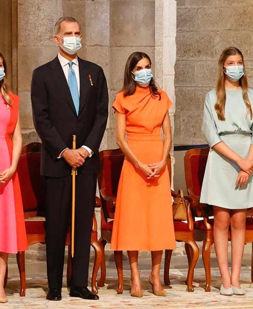 Letizia, Leonor y Sofía a todo color en Santiago para hacer la Ofrenda al Apóstol