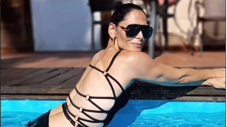 El espectacular posado en bañador de Rosa López, tras perder 40 kilos