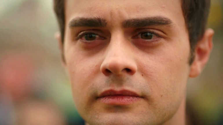 “Hermanos” Capítulo 13: Ömer descubre que su madre biológica es Suzan