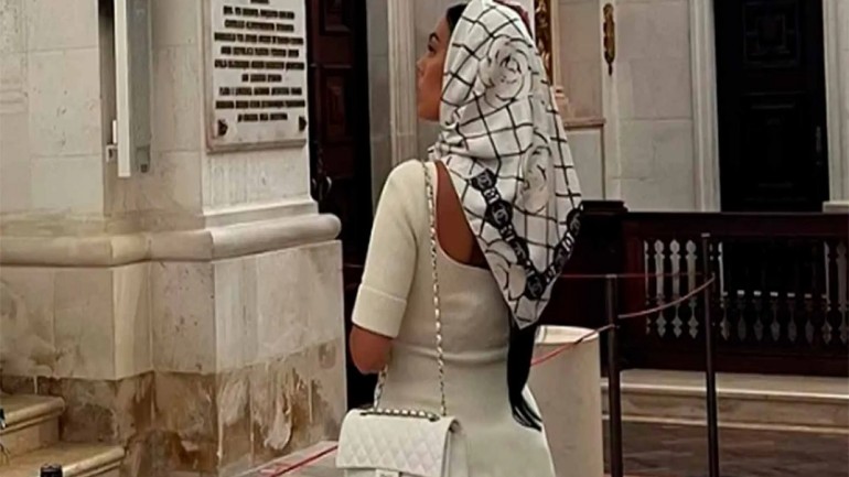 Georgina Rodríguez muy criticada por peregrinar a Fátima con un look de más de 10.000 euros