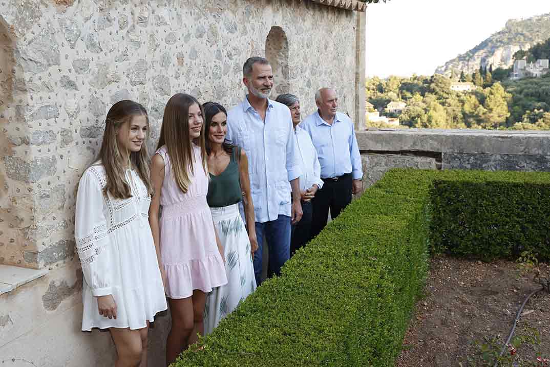 Reyes Felipe y Letizia con sus hijas Leonor y Sofía - Visita La Cartuja de Valldemossa - Palma de Mallorca © Casa S.M. El Rey
