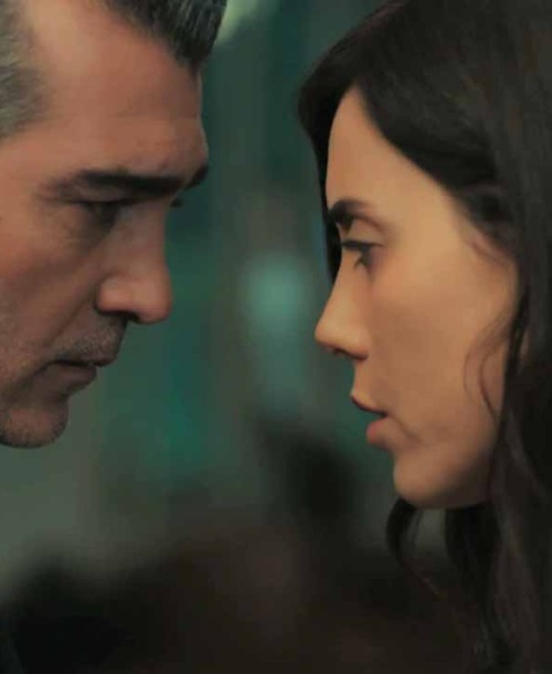 “Infiel” – Temporada 2 Capítulo 25: Ali descubre a Volkan y a Asya…¡besándose!