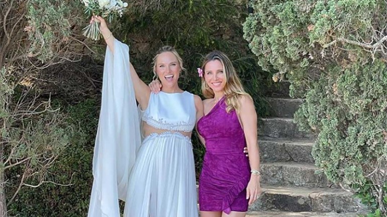 Elsa Pataky en la boda de su prima, sorprende por su gran parecido
