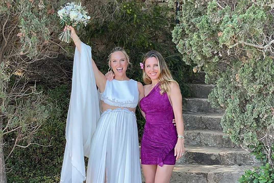 Elsa Pataky en la boda de su prima, sorprende por su gran parecido