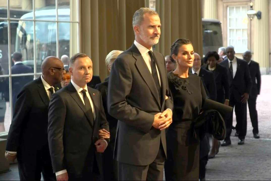 Reyes Felipe y Letizia - Capilla ardiente reina Isabel II © Casa S.M. El Rey