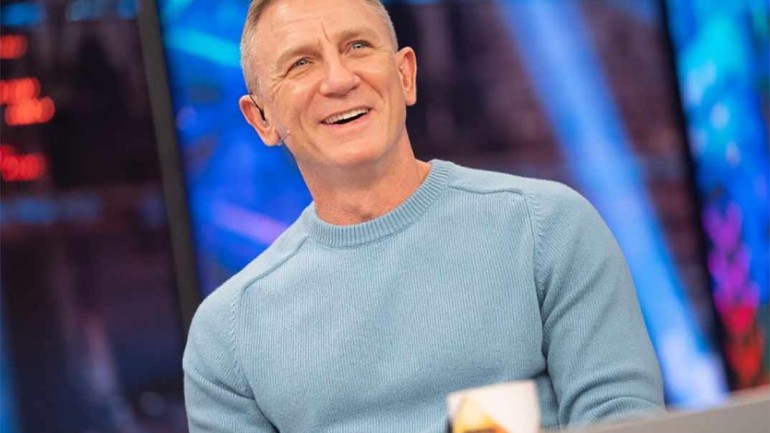 Daniel Craig recuerda el día que fue escolta de la reina Isabel II