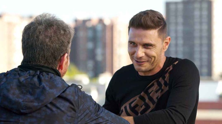 ‘Joaquín, el novato’ prueba suerte como presentador con Pablo Motos